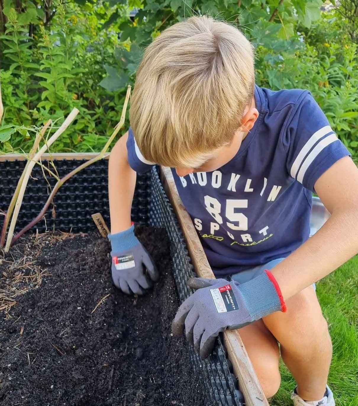 Pallekarm med knotteplast på innsiden. Foto. 